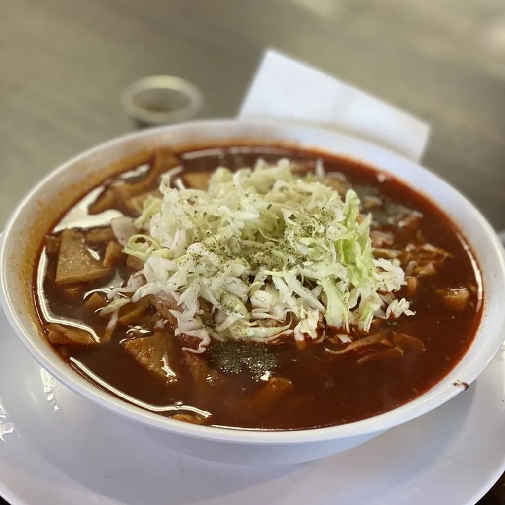 Pozole con repollo y orégano — Don Vicente