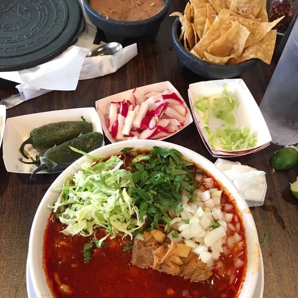 La mesa completa con salsa bar — Don Vicente